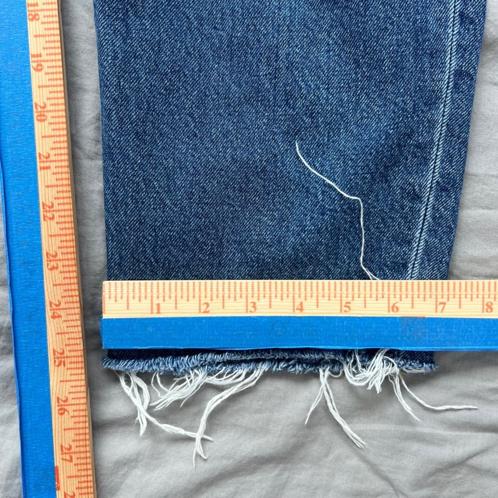 LEVI'S 80s Mom Jean Women's Size 29x30 25" Inseam Distressed Raw Hem Premium - Picture 12 of 16